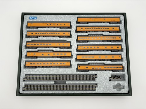 KATO - N - UP City of Los Angeles 11 Car Passenger Set, Unitrack - Train 106-080 - Picture 2 of 16