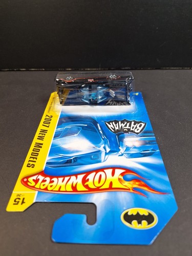 HotWheels 2007 ,1966 TV SERIES BATMOBILE #15/36 New Models (Open Grill Variant) - Picture 5 of 6