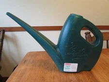 Vintage  Green Plastic Rubbermaid Garden Plant 1/2 Gallon, 2 Liter Watering Can