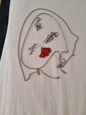 Kette mit diversen Anhängern