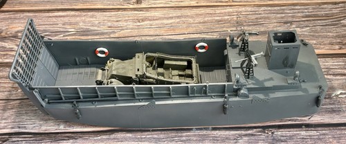 1/35 WW II US Navy LCM3 Landing Craft Plastic Model PREBUILT - Picture 3 of 13