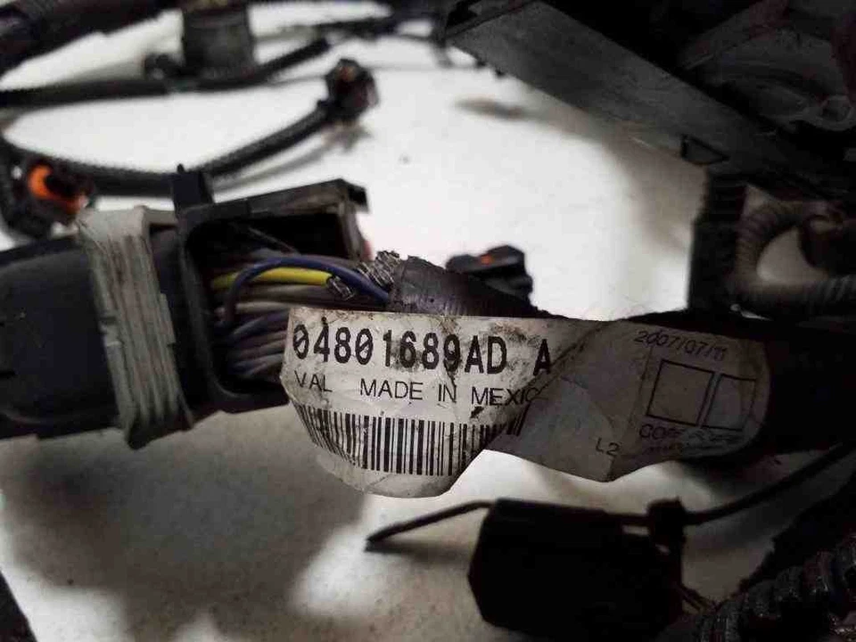 Arnés de cables motor Dodge Nitro 04801689AD 2.8 diésel 130kw 2008 32175059 Foto 2 de 4