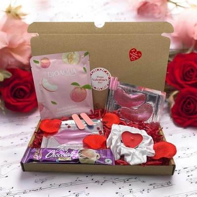 KINDER BUENO, GALAXY, DORSET TEA, GRACE & STELLA Ladies Valentines Pamper Hamper Spa Box For Her | Anniversary Gift | Galentine's