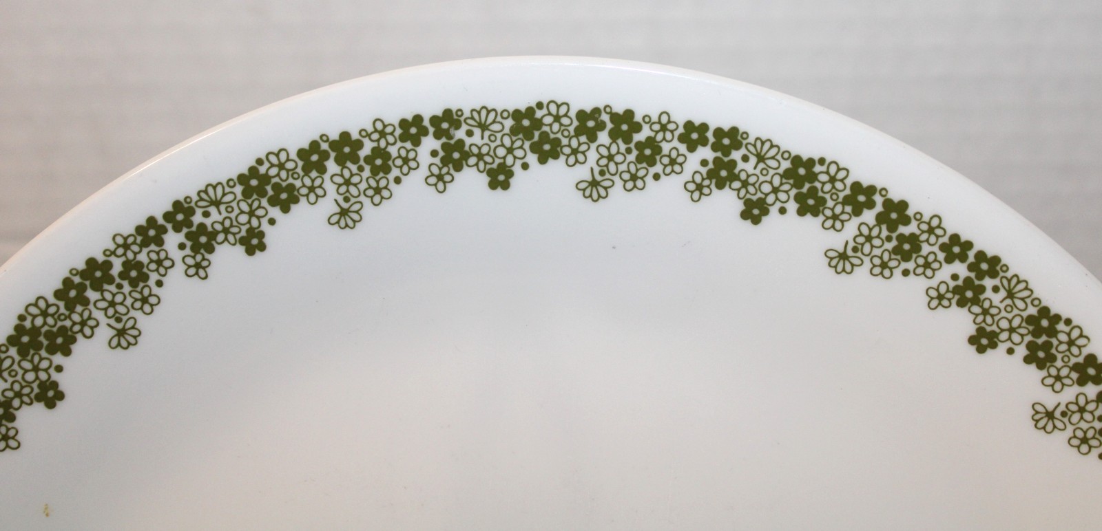 Corelle® Livingware™ Corning® Spring Blossom Green Crazy Daisy Dinner Plates x 6