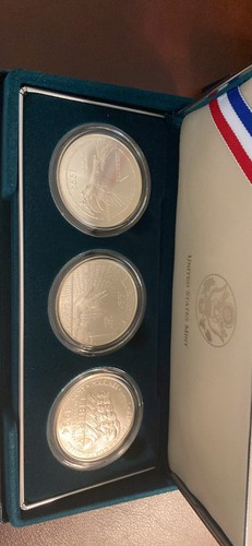 1994 US Veterans 3 Coin Silver Dollar Proof Commemorative Set - Picture 2 of 2