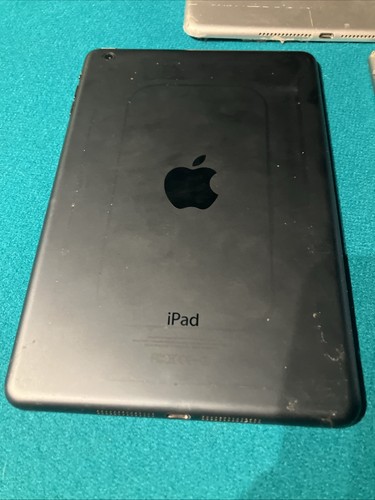 Lot Of 3 Apple iPads For Parts Repair - Zdjęcie 5 z 7