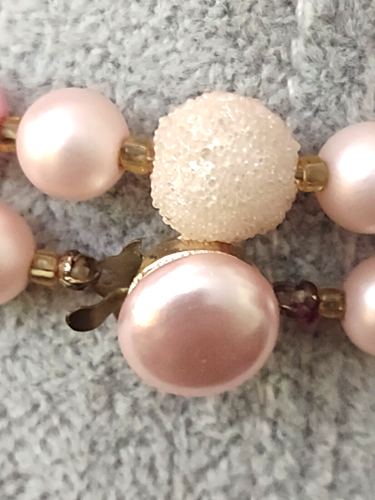 Collar Largo Vintage JAPÓN Rosa Melocotón Blanco Cuentas de Plástico Texturizado y Suave - Imagen 11 de 12