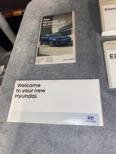 2020 Hyundai Elantra GT OEM Owner’s Manual Set W/Out Factory Case-Used - Picture 4 of 8