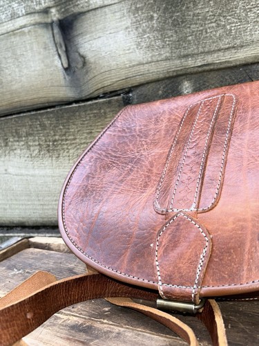 RARE COGNAC UNBRANDED MEDIC GENUINE LEATHER SADDLE Shoulder Crossbody Bag Coach* - Picture 3 of 9