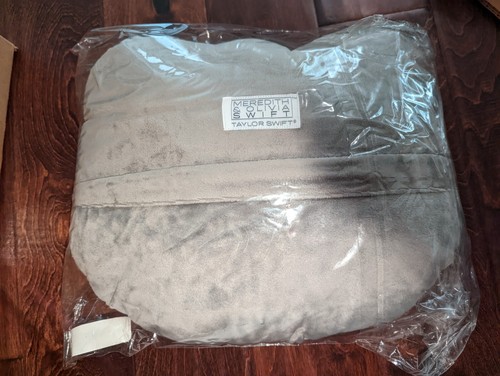 Taylor Swift Meredith Swift Gato Foto Almohada Olivia Eras Merch OFICIAL NUEVA - Imagen 3 de 5