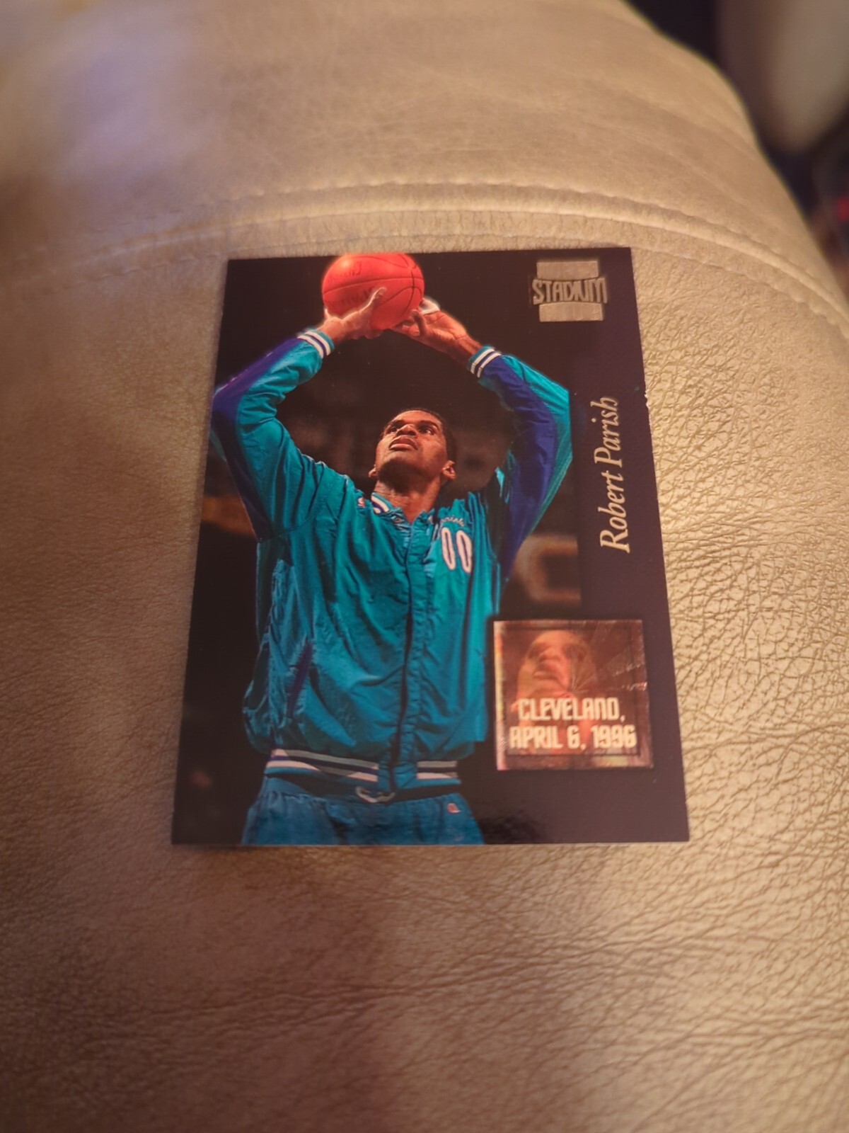 1996-97 Stadium Club Golden Moments #GM1 Robert Parish Hornets Basketball Card