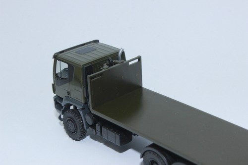Herpa 746526 Iveco TRAKKER 6x6 Abrollflat-Lkw German Military H0 1:87 New Boxed - Picture 5 of 6