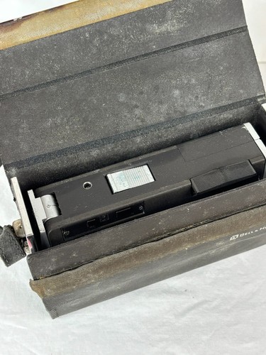 Macchina fotografica vintage Bell & Howell Filmosound 8 caricamento automatico 8 mm non testata con custodia - Foto 9 di 15