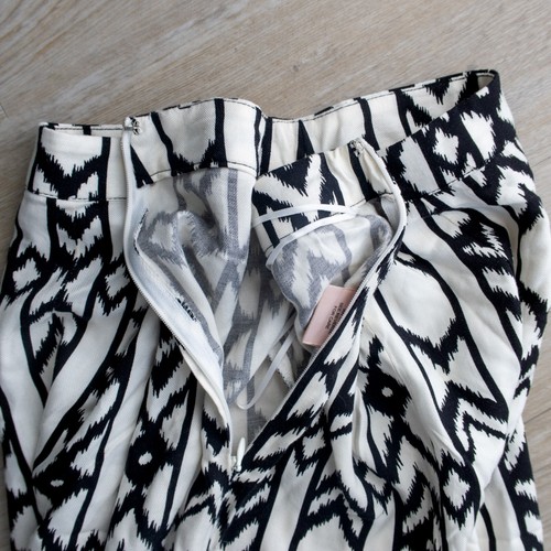 Philosophy Black & White Dress Pants Sz 4 Geometric Wide Leg Crepe Side Zipper - Picture 3 of 6