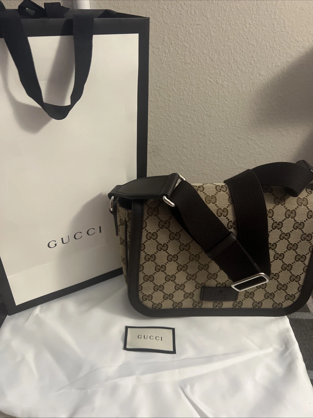 Sac messager à rabat monogramme beige marron foncé