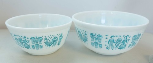 Vintage Pyrex Butterprint Amish Stapelschalen 402 / 403 Set 2 weiß & türkis