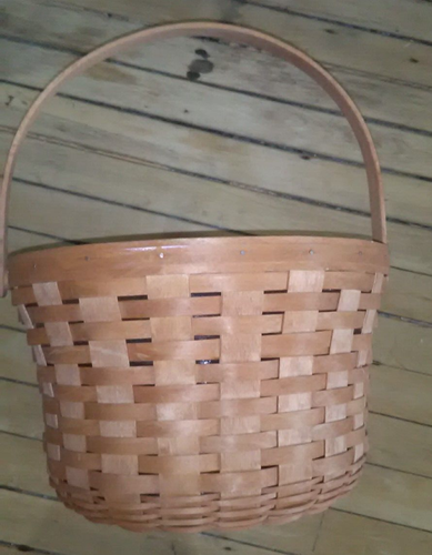 Longaberger Apple  Basket L 12"  Diameter 8.5 "Tall 1999 with  liner - Picture 2 of 5