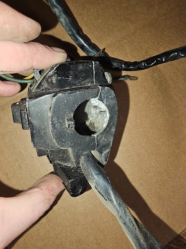Used Left Side Handlebar Switch For 1982 Yamaha Xz550r Vision - Picture 7 of 13