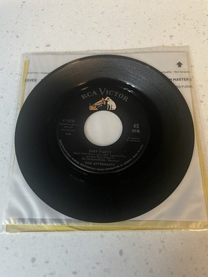 The Astronauts - Surf Party / Competition Coupe 45 RPM RCA Records 7  surf