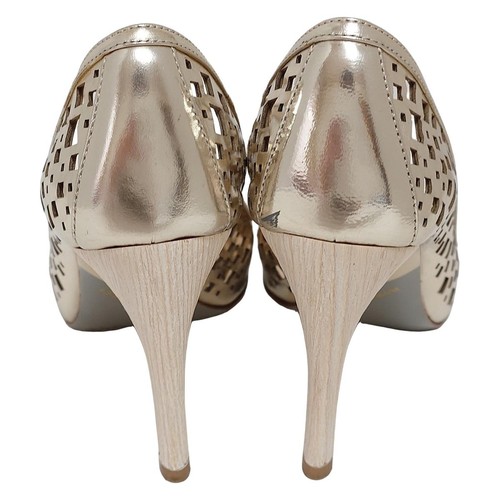 Auth GIORGIOARMANI - Gold Leather Women's Pumps - Picture 3 of 6