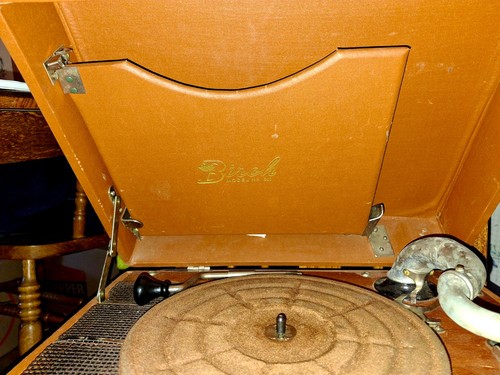 Giradischi fonografo valigetta betulla n. 600 vintage con aghi Victrola - Foto 5 di 8