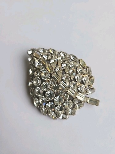 Vtg. Lg. Silvertone Baguette, Round, Navette Teardrop Clear Rhinestone Brooch JL - Picture 2 of 5