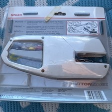 Vtg. BRAND NEW Handheld SINGER B110X-CS Button Magic 2 and 4 Hole Maker SEALED