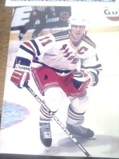 Mark Messier Cards, Rookie Cards and Autographed Memorabilia Guide 17