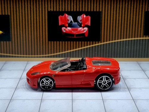 Hot Wheels Ferrari F430 Spider Red Silver Rims - Picture 6 of 8