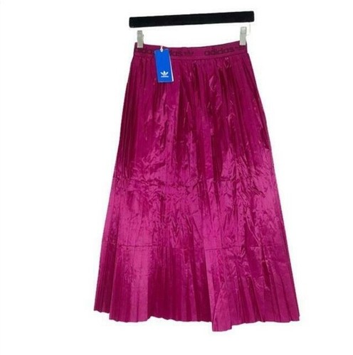 Neu mit Etikett $ 80 Adidas Originals plissierter Rock mit Satinoberfläche in Beere Gr. XS