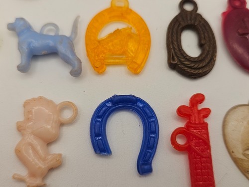 29 Vintage Cracker Jack/Gumball Machine Toys Charms - Picture 8 of 8