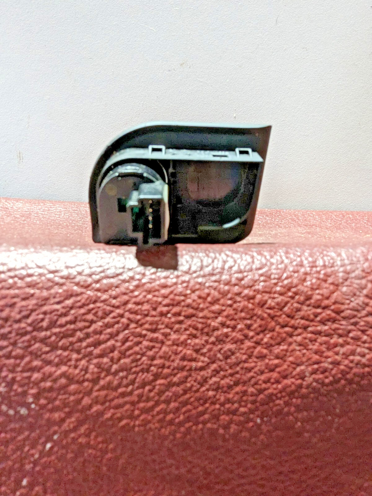 2015 MASERATI GHIBLI TRUNK OPEN RELEASE SWITCH OEM 68141864AA