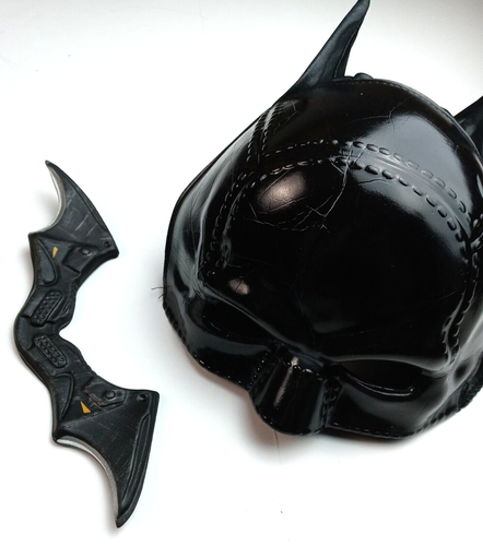 BATMAN CHILD HALLOWEEN COSTUME Size Sm 4-6 New Jumpsuit, Mask, Cape, Bat Club - Picture 7 of 8
