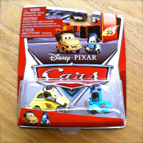 Disney PIXAR Cars RACE TEAM LUIGI & GUIDO WITH HEADSETS 95 PIT CREW 4&/5 diecast - Picture 1 of 12