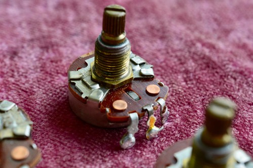 Vintage 1965 Gibson CTS 500k matched pot set - Volume / Tone - ES-335 PAF 1967 - Picture 7 of 12