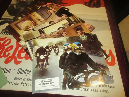INCREÍBLE PÓSTER ORIGINAL DE PELÍCULA Y TARJETAS DE VESTÍBULO - THE LEATHER BOYS - 1964 - Imagen 5 de 12