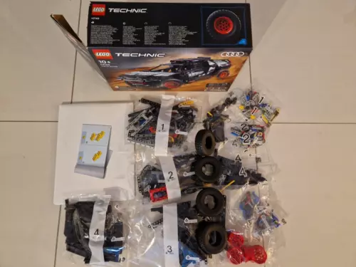 LEGO® Technic 42160 Audi RS Q e-tron OHNE Powered UP (Motoren, HUB)