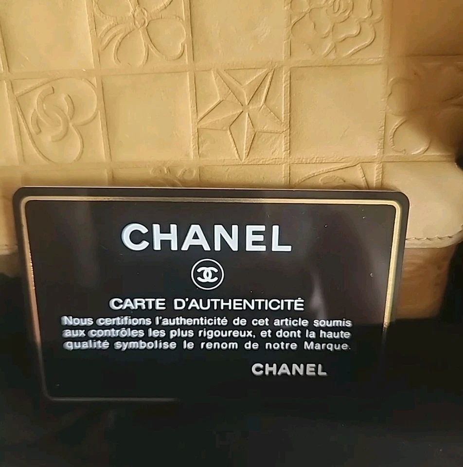 Cartera CHANEL Auténtica Acolchada Monograma Tostado con Envoltura Antipolvo y Caja Original Foto 3 de 4
