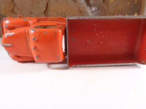 TOOTSIETOY VINTAGE LATE 1940'S EARLY 1950'S DIE-CAST RED DUMP TRUCK 5-59-14 - Picture 10 of 12