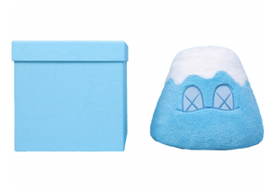 Kaws Holiday Japan Plush (bluee) In Hand Kaws Holiday Japan Plush (bluee) In Hand