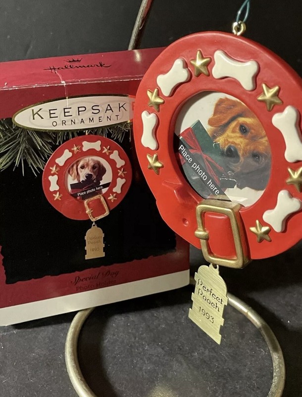 1993 Hallmark Christmas Keepsake Ornament Special Dog Photo Holder Qx5962