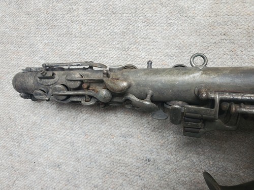 Extremely old & worn saxophone "Conn A 33570 II" C Melody or Alto? made 1915? - Picture 7 of 12