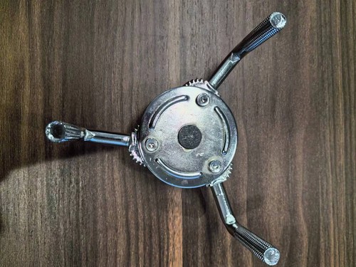 Universal Ölfilterschlüssel Ölfilterkralle Ölfilterspinne 3 armig 80 bis 135mm - Bild 3 von 6