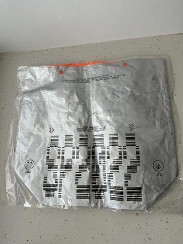 SEMI PERMANENT Tyvek Tech Lightweight Carry-On Bag, BNIB - Foto 5 di 5