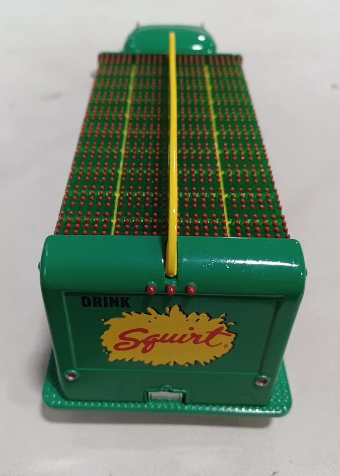 First Gear 1/34 Diecast Metal 1951 Ford F-6 Bottler's Truck Squirt Soda - Image 4 of 4