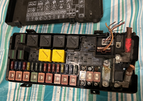 1999-04 Land Rover Discovery Engine Bay Fuse Box Assembly YQE000310 FREE SHIP D1 - Picture 5 of 8