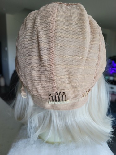 Partial Lace Short Bob Platinum Blonde Mid-Part Synthethic Wig, Heat Resistance - Picture 7 of 11