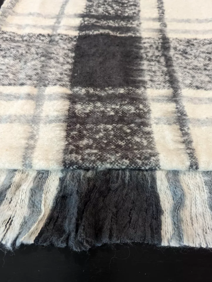 Funda de almohada Pottery Barn Dagny a cuadros mohair, 20 pulgadas Foto 4 de 4