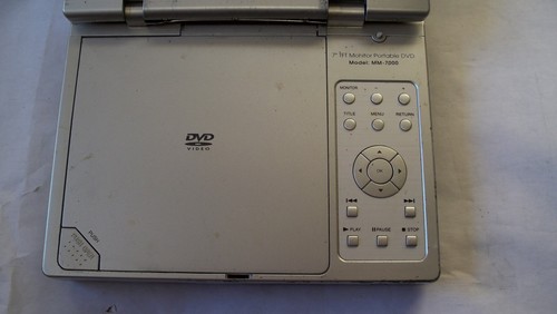 Memorex 7" TFT Monitor Portable DVD Player MM-7000 + Battery No AC Working?? - Picture 3 of 4