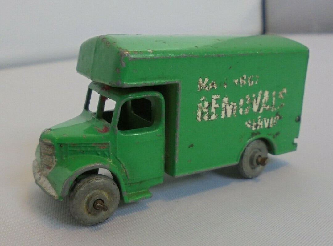 Matchbox 17b, Bedford removals Van - Free Price Guide & Review
